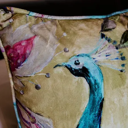 Elite Living * הרוגייט