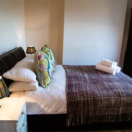 Elite Living Apartment *