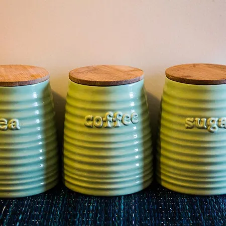 Elite Living הרוגייט