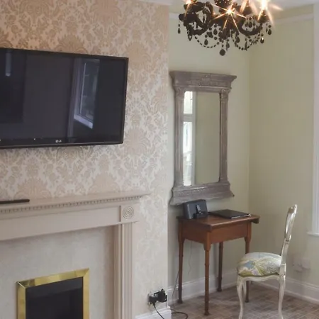 Elite Living Apartment