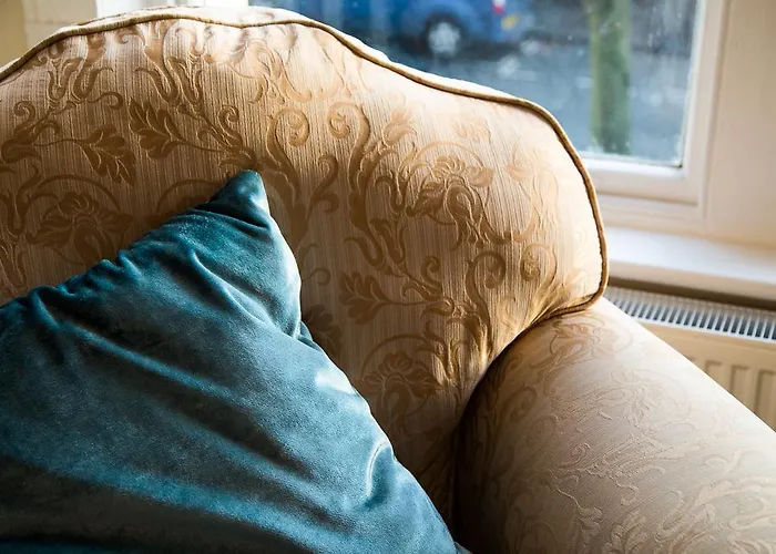 Elite Living Apartment